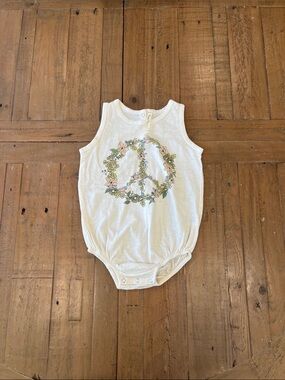 Rylee + cru cream floral peace sign print sleeveless romper 6-12 months